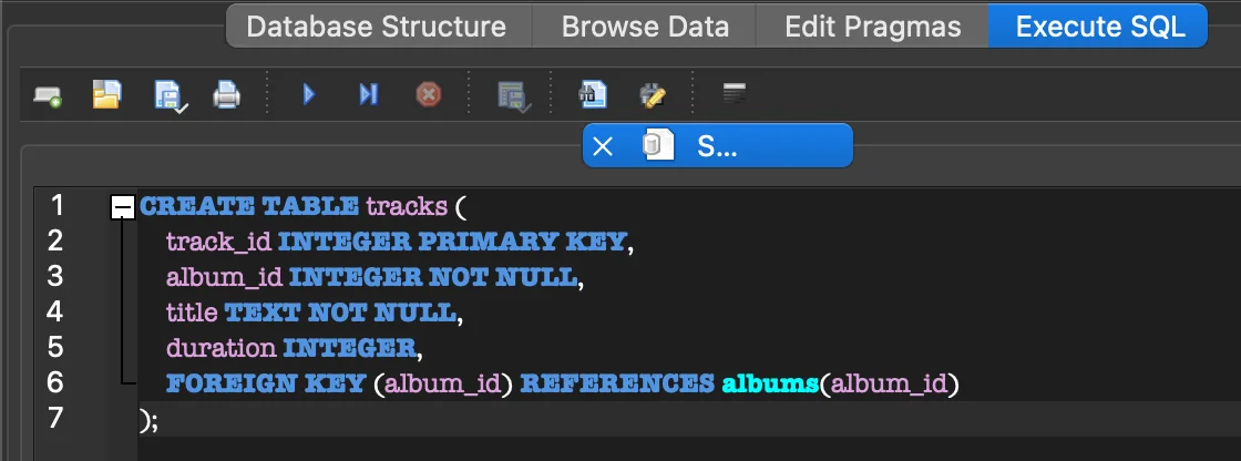 CREATE TABLE tracks 실행